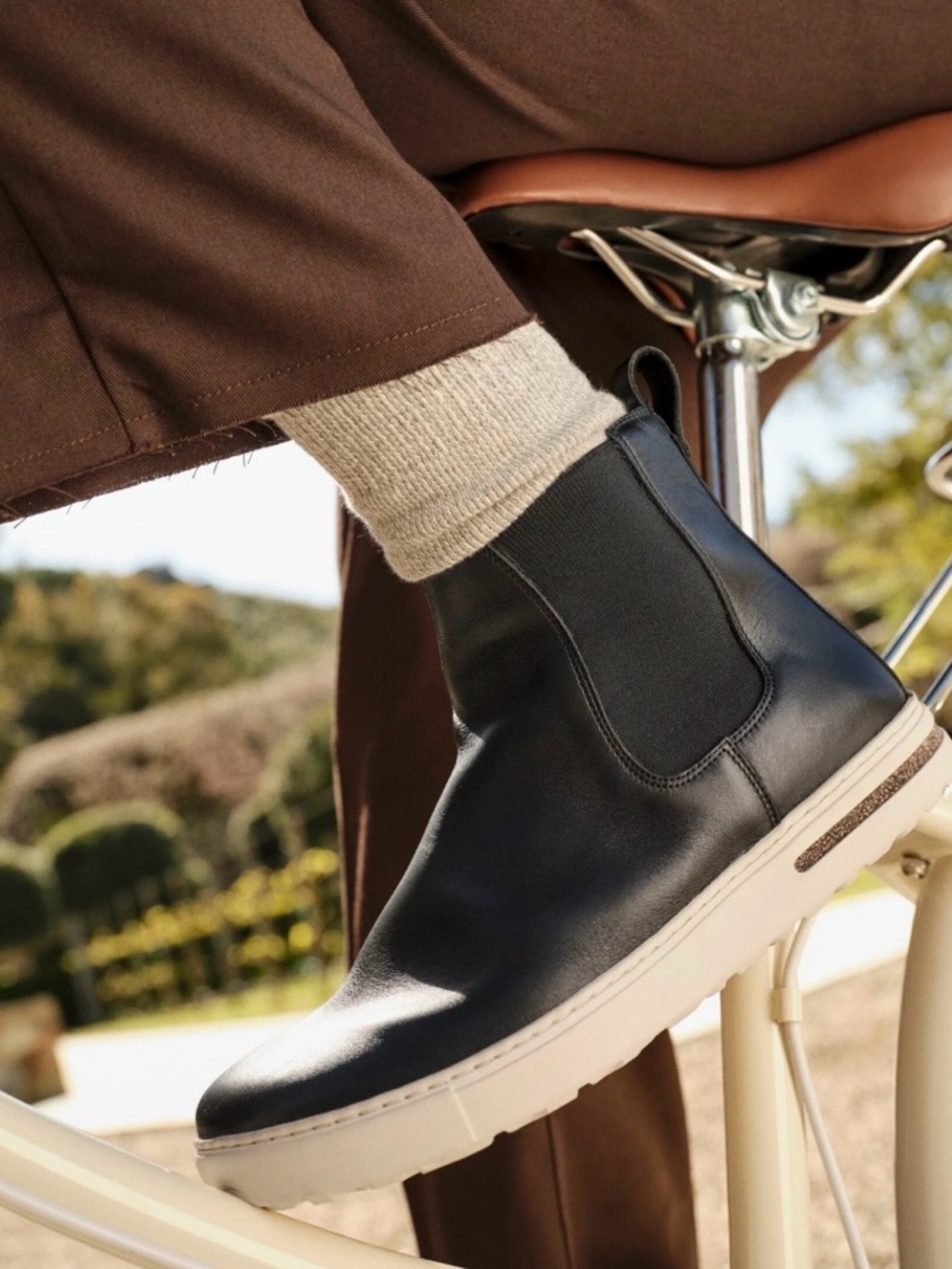 Birkenstock Bend Chelsea Boot In Black Leather